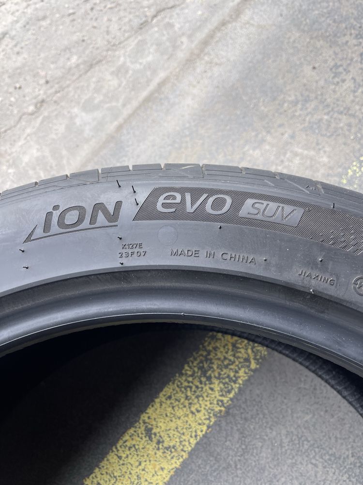 Hankook iON evo SUV 265/45 R20 104V Sound Absorber