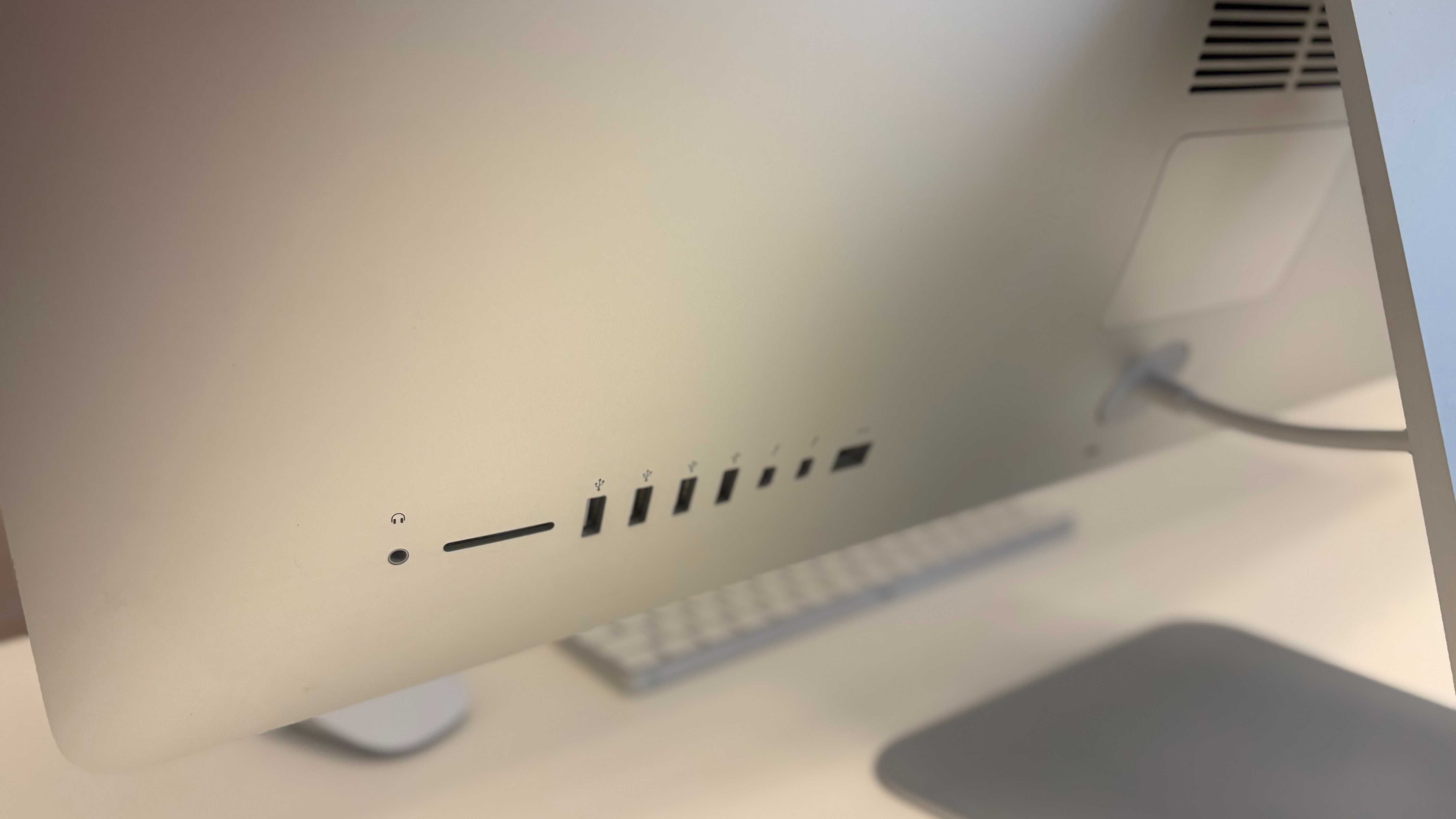 iMac Retina 5K 27" (Fim de 2015) | 24GB RAM | SSD 1TB – Super Potente!