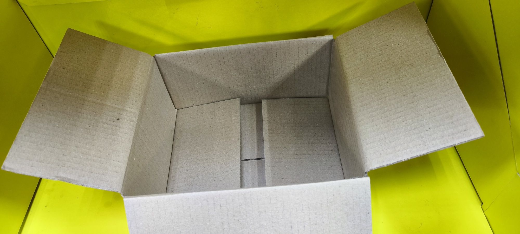 Картонна коробка для пакування 26*22*12 см Б/У в розібраному стані