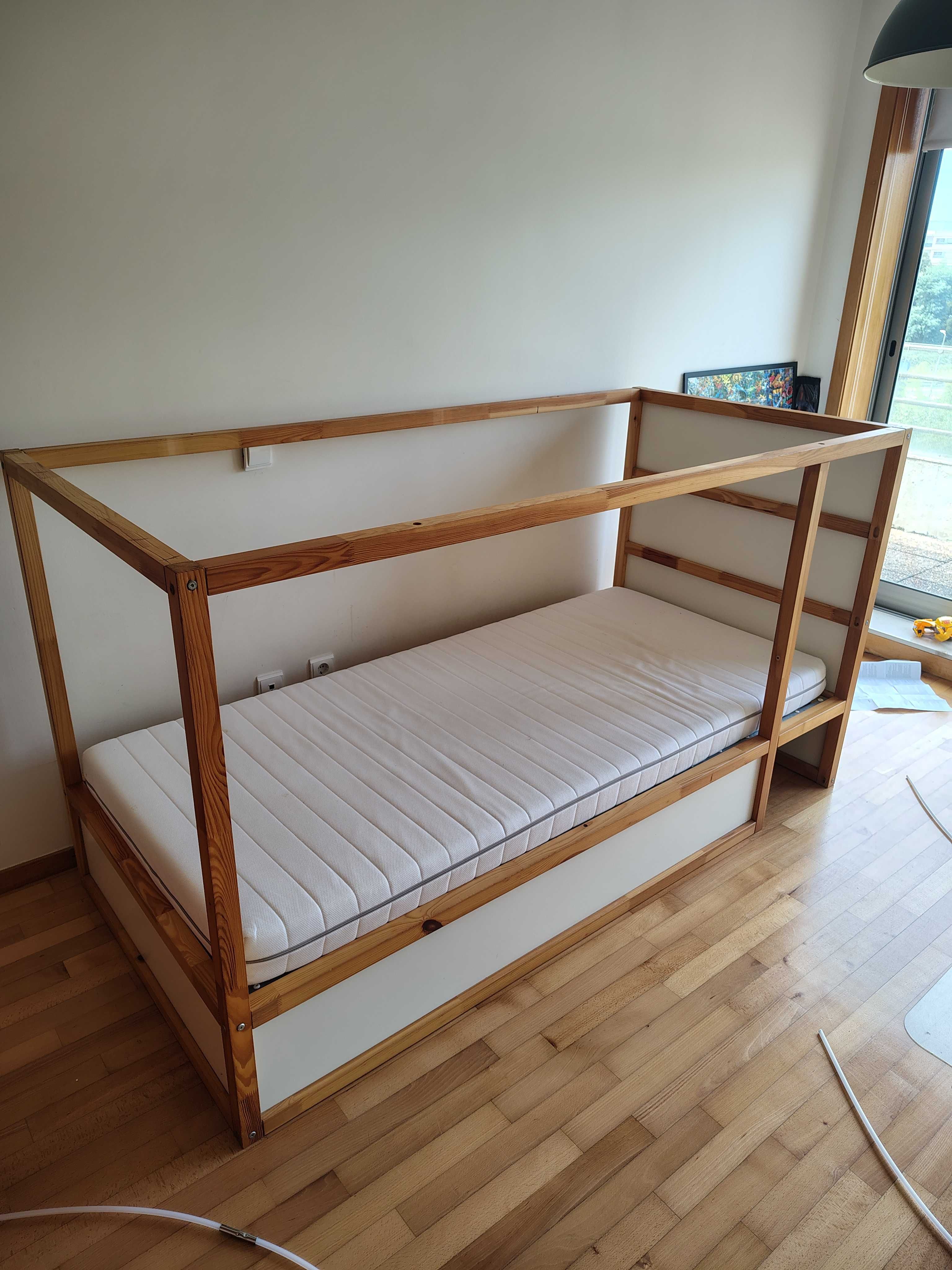 Cama Kura Ikea + Colchão + Dossel Animais Marinhos