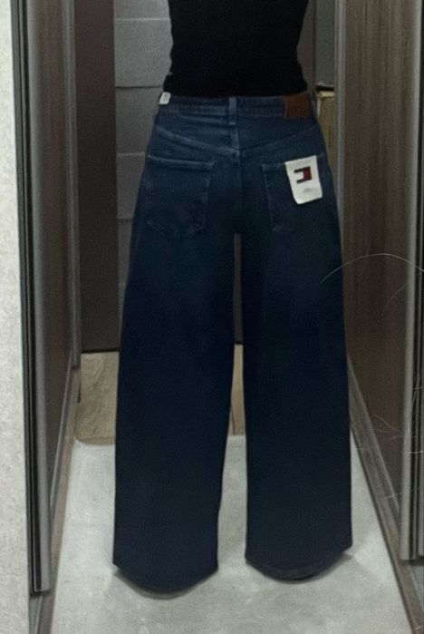 Джинси Tommy Jeans фасон Wide Leg.