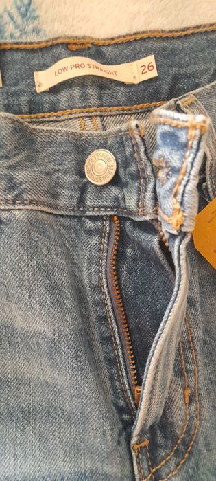 Джинси жіночі levis