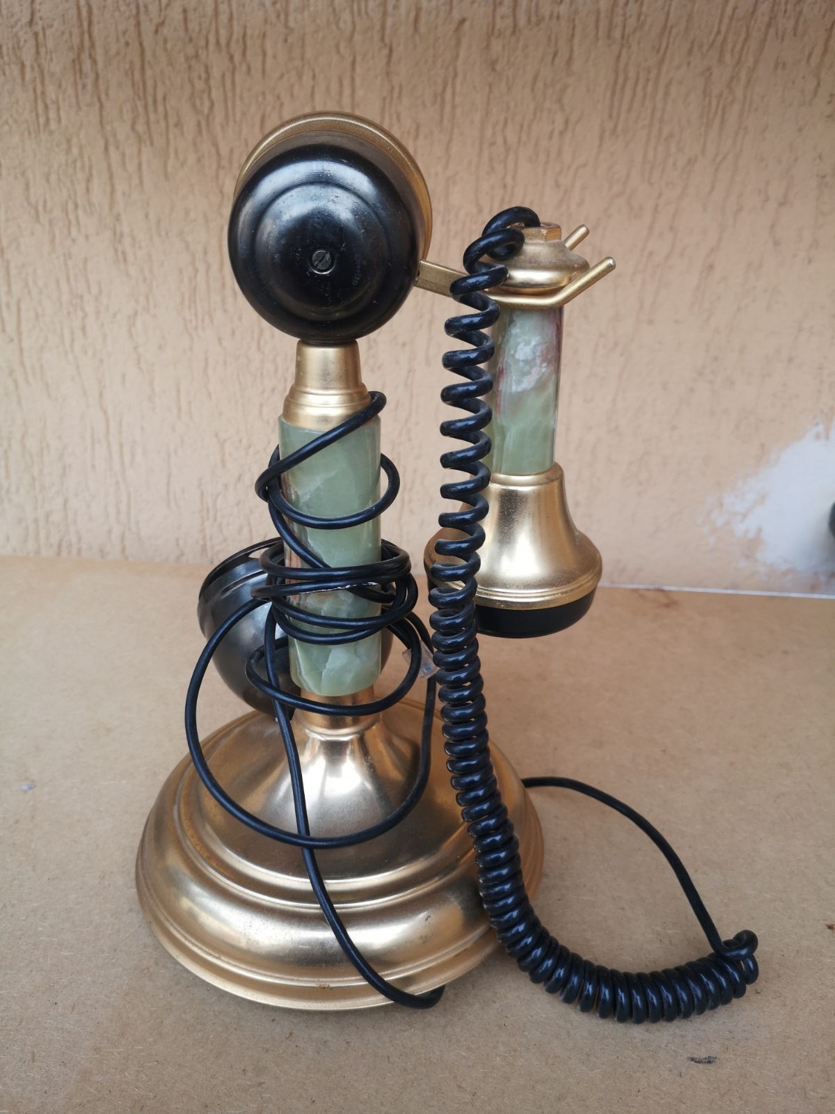 Telefon retro stylowy