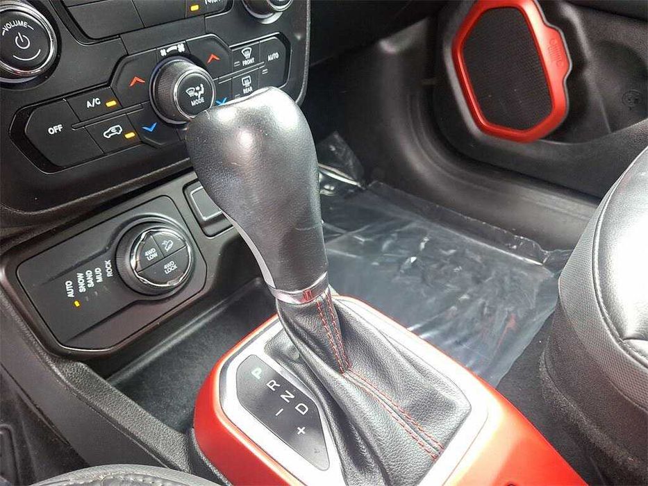 Jeep Renegade Trailhawk      2021