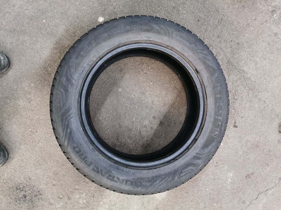 Para opon 215/60R17 96H Vredestein Quatrac Pro