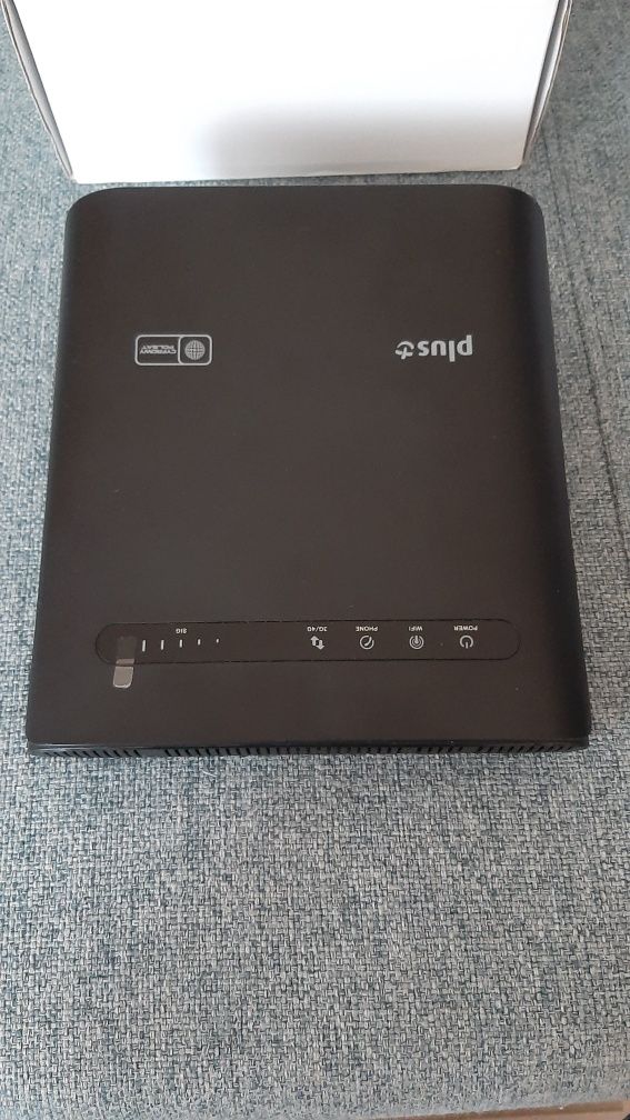 Router WiFi LTE - ZTE MF286R na kartę SIM, bez simlocka czarny