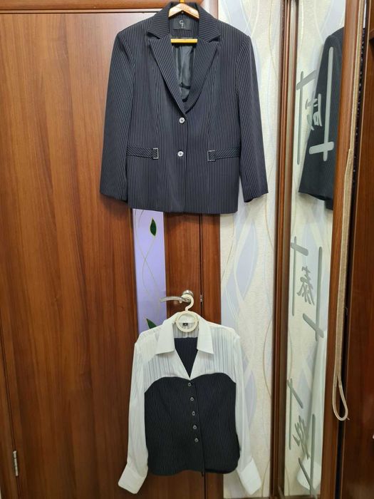 Костюм жіночий чотвірка(жакет,блузка,спідниця,штани)