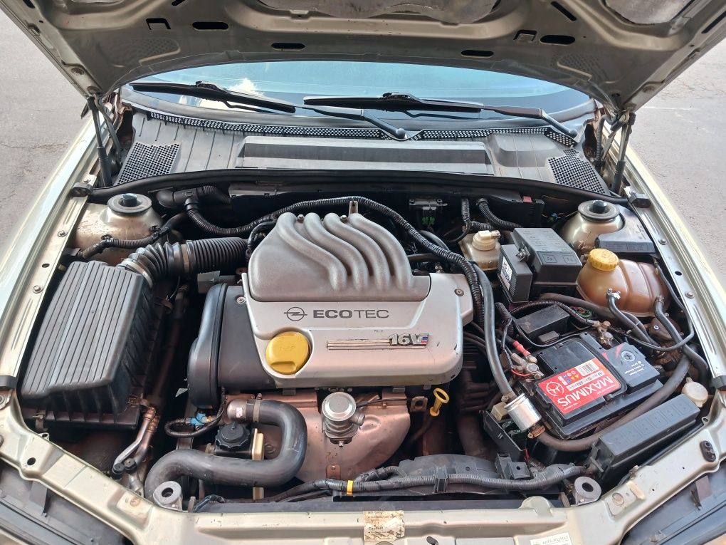 Opel Vectra b ,1,6 GBO