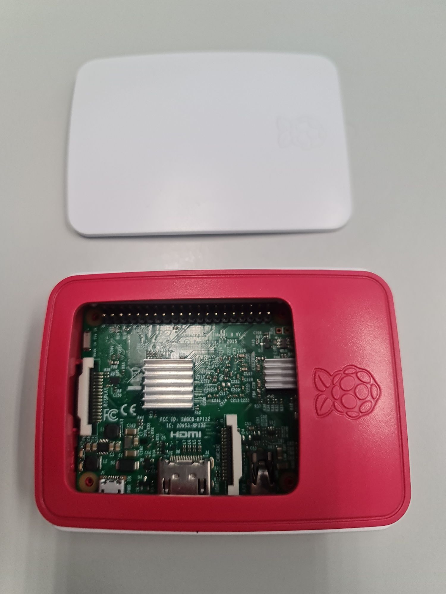 Raspbery Pi 3 B com caixa e dissipadores