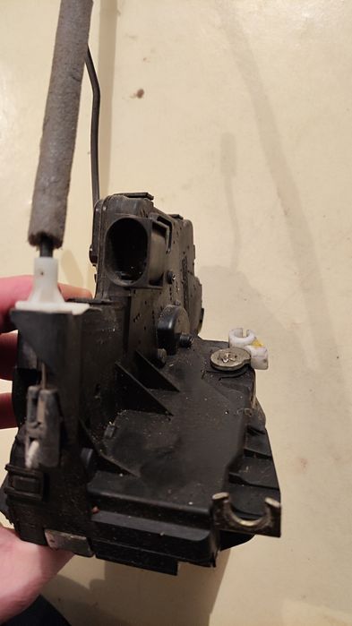 Продам замки задних дверей для BMW e46