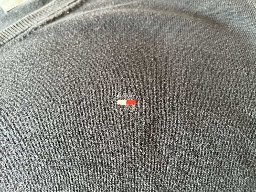 Sweter w serek Tommy Hilfiger roz M bawełna