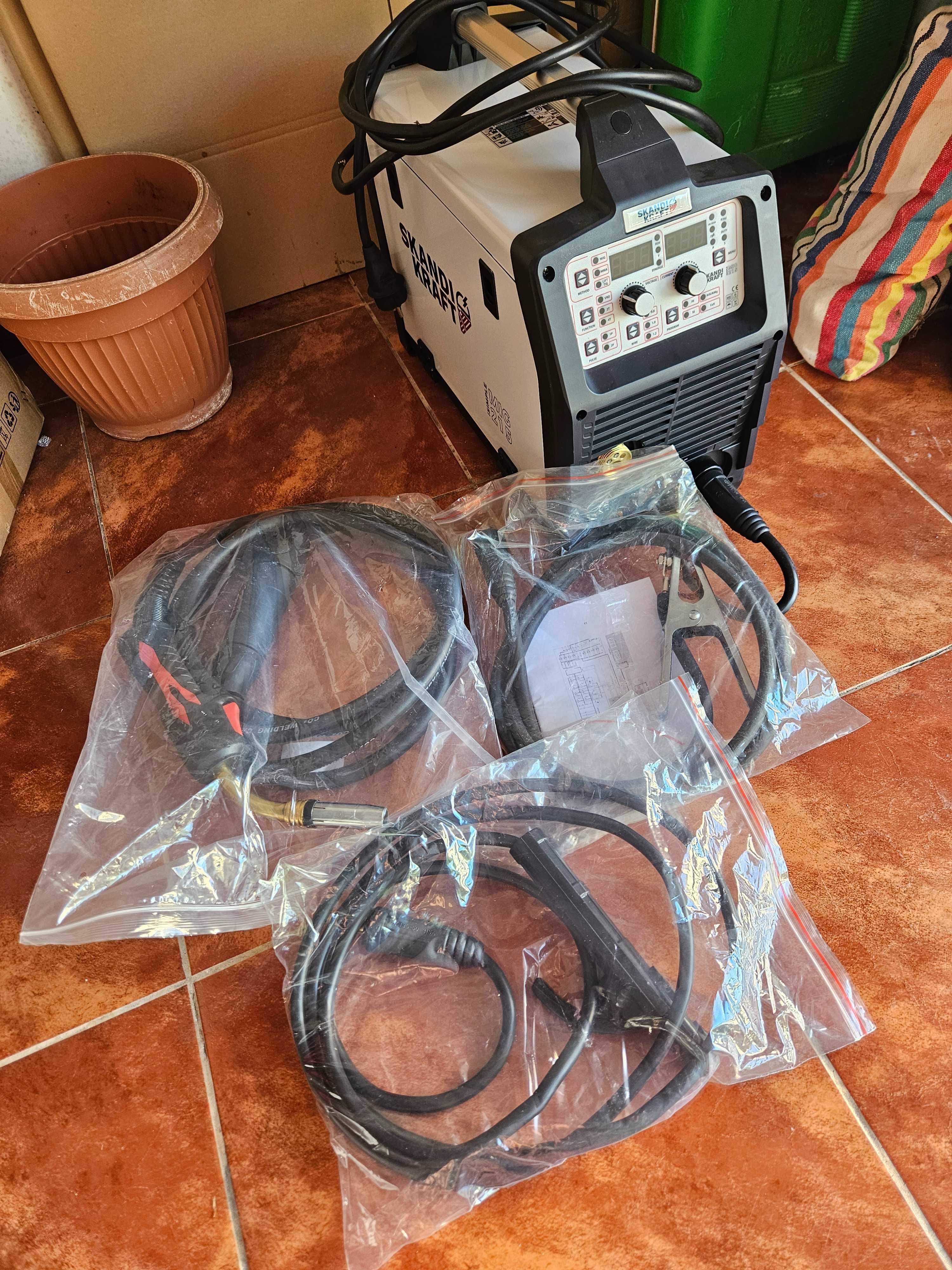 Spawarka inwerterowa Skandi Kraft MIG 215 MMA TIG SYNERGIA DUAL PLUS