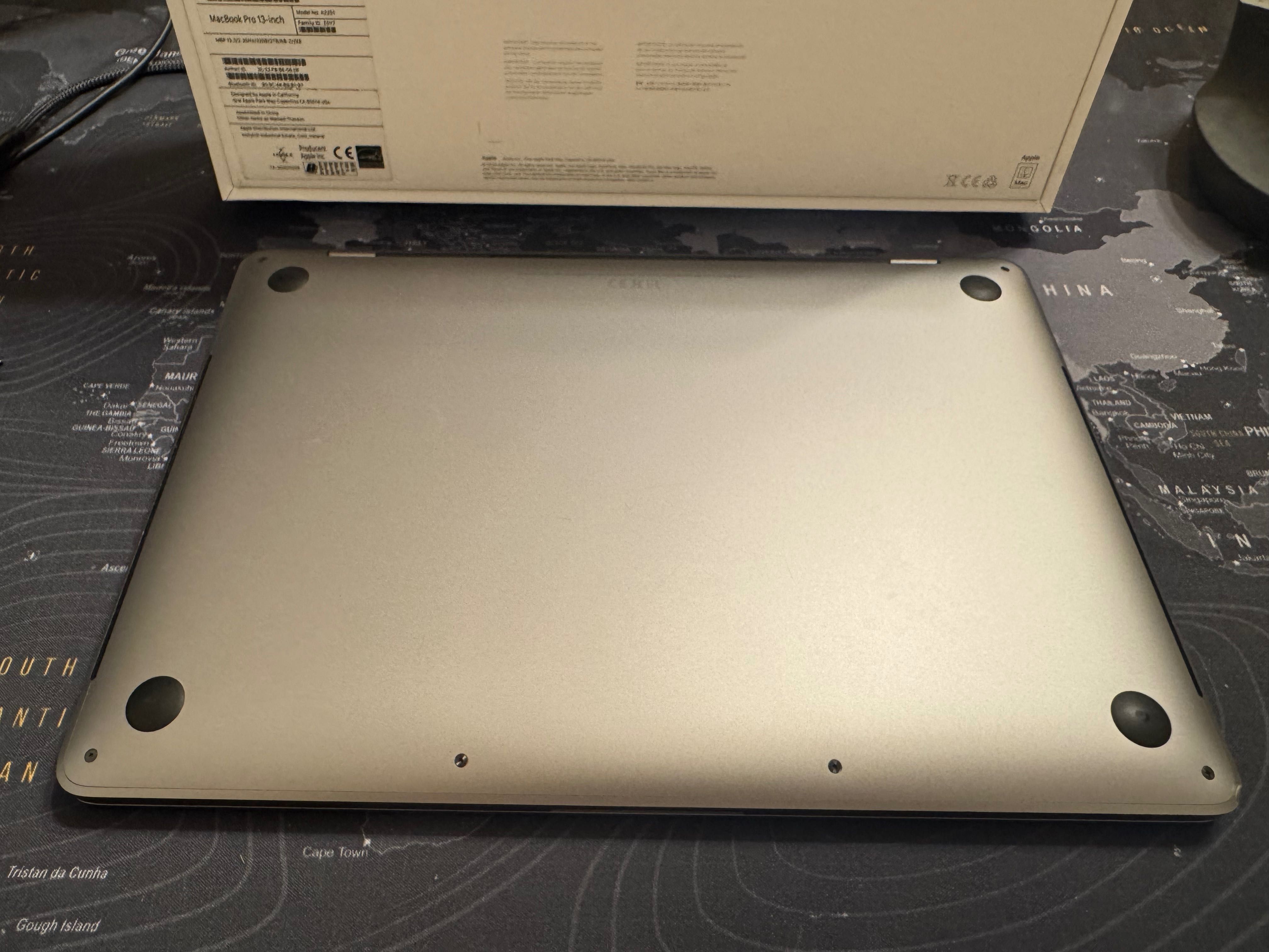 MacBook Pro 13,3' A2251 i7 32GB 2TB MacOS Tahoe Office H&B 2024