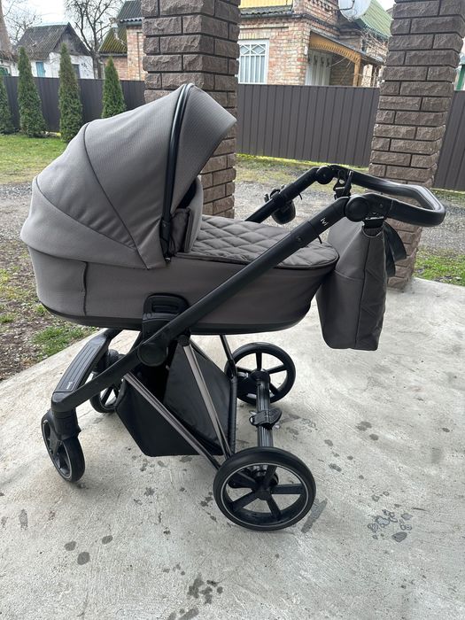 Продам коляску Roan ivi 2025 року