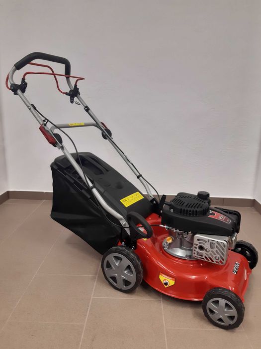 Kosiarka spalinowa z napędem Grass Vega WR65763AK LONCIN 123cm3 40cm