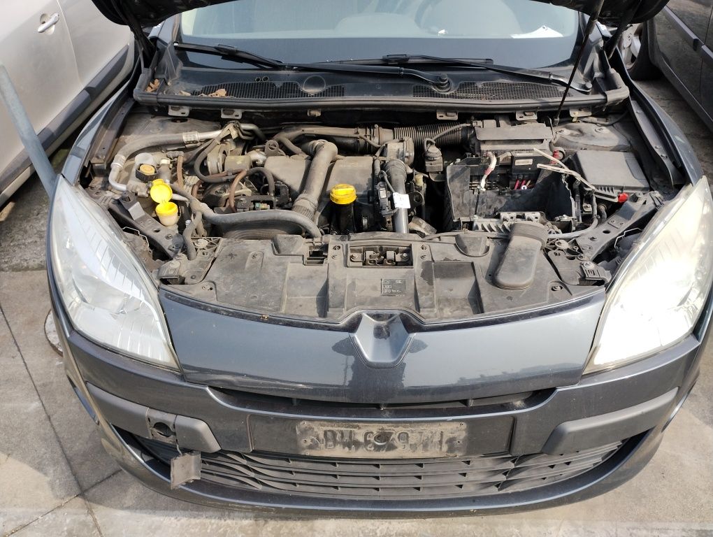 Renault Megane III Zderzak przedni TEB66 TE866