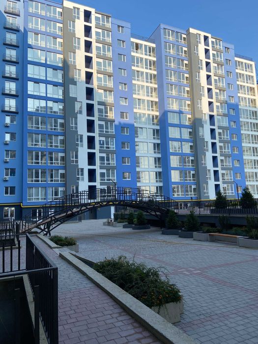 Центр,однокімнатна квартира продам Княгинин,Набережна поруч річка парк