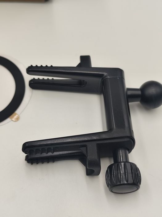 Nowy uchwyt samochodowy MagSafe Alafly