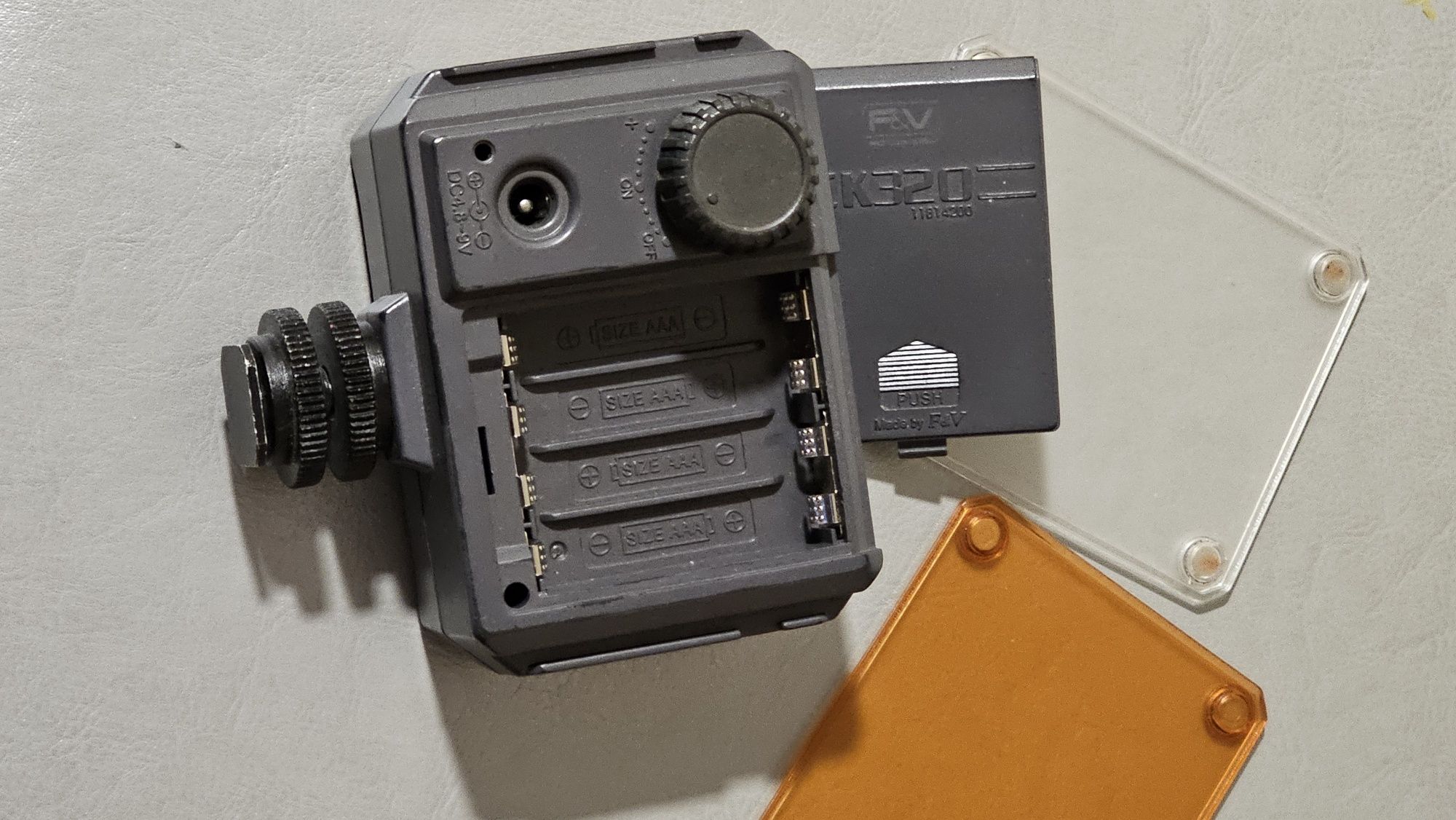 F&K  K320 Lampka nakamerowa Led