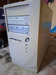 Stary retro komputer stacjonarny ECS P6IPAT