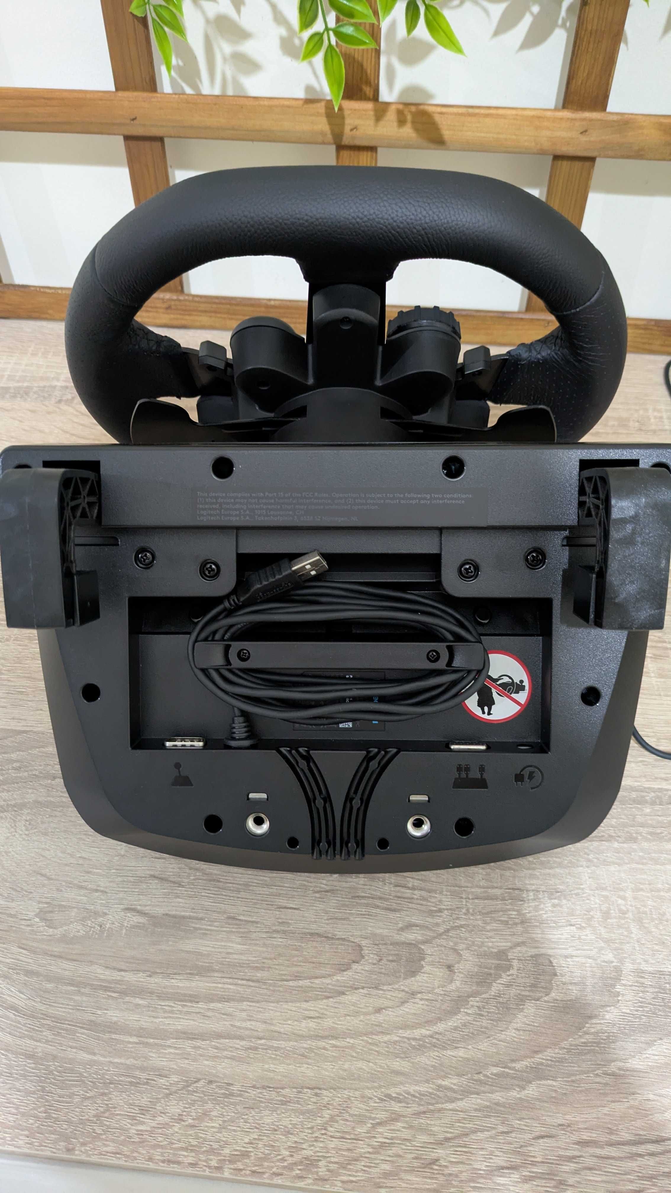 Logitech G923 TrueForce com Driving Stick