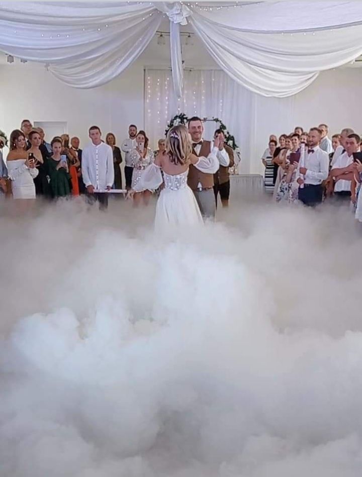 Dj& Wodzirej  obsługa wesel (Ciężki dym oraz fontanny pirotechniczne.