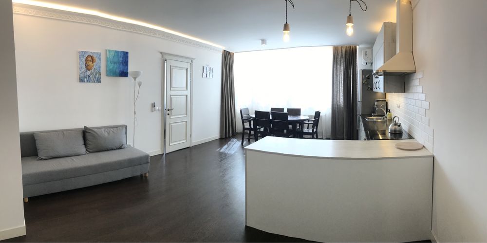 Продам на пр.Лобановського,6а 2-кімн.квартиру з ремоном та меблями
