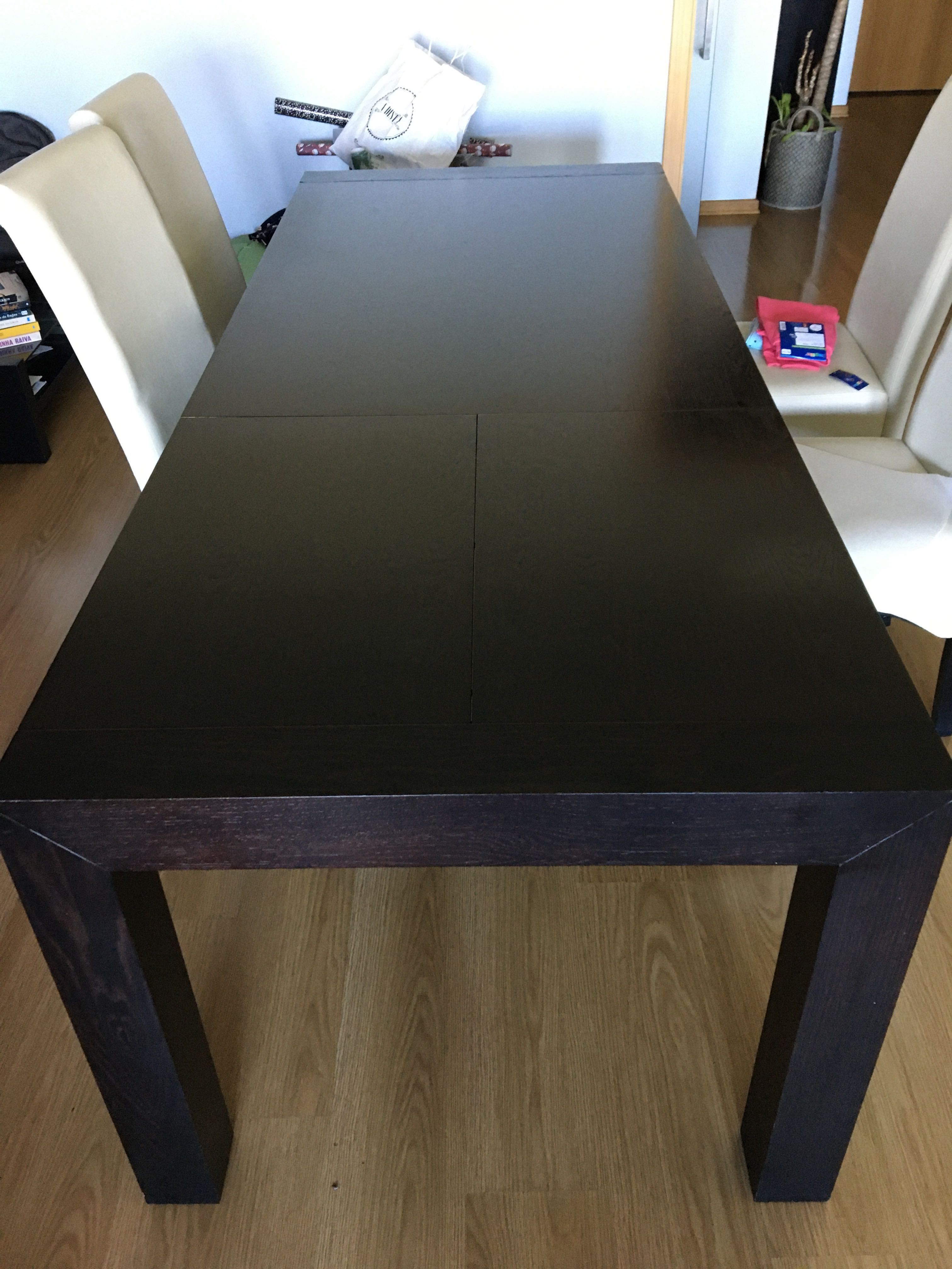 Mesa de Jantar e Cadeiras