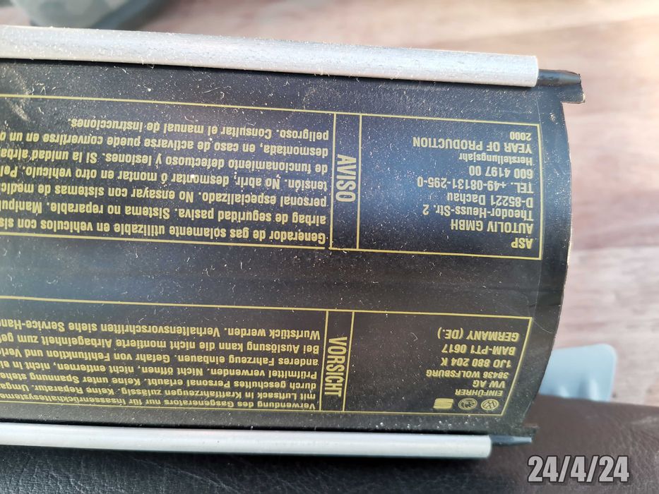 VW Golf IV 3D Pas bezpieczeństwa prawy przód PP