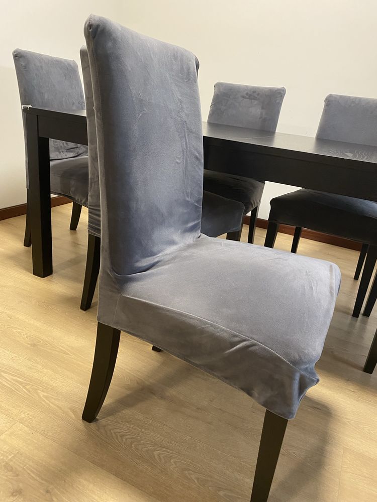 Conjunto mesa e cadeiras