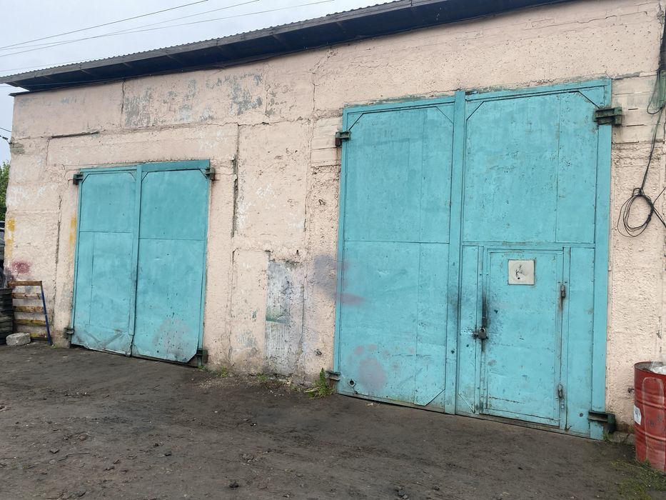 Ворота металеві в бокс, гараж