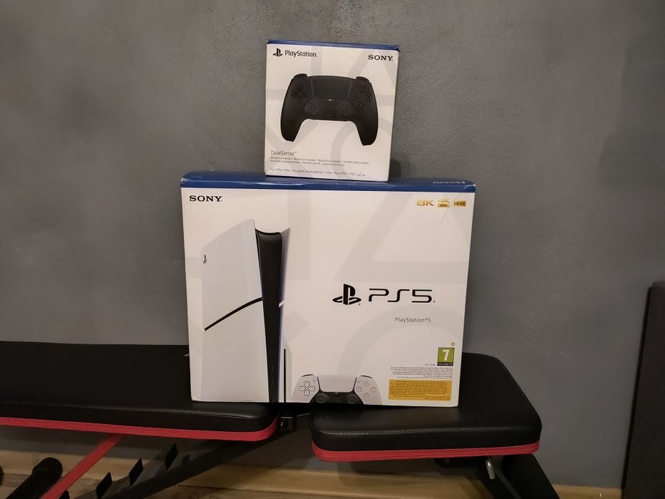 Konsola PlayStation 5 Silm z napędem + 2 Pady