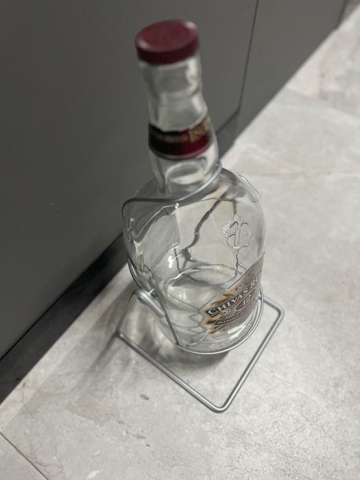 Пляшка 4,5л CHIVAS REGAL 12 на підставці