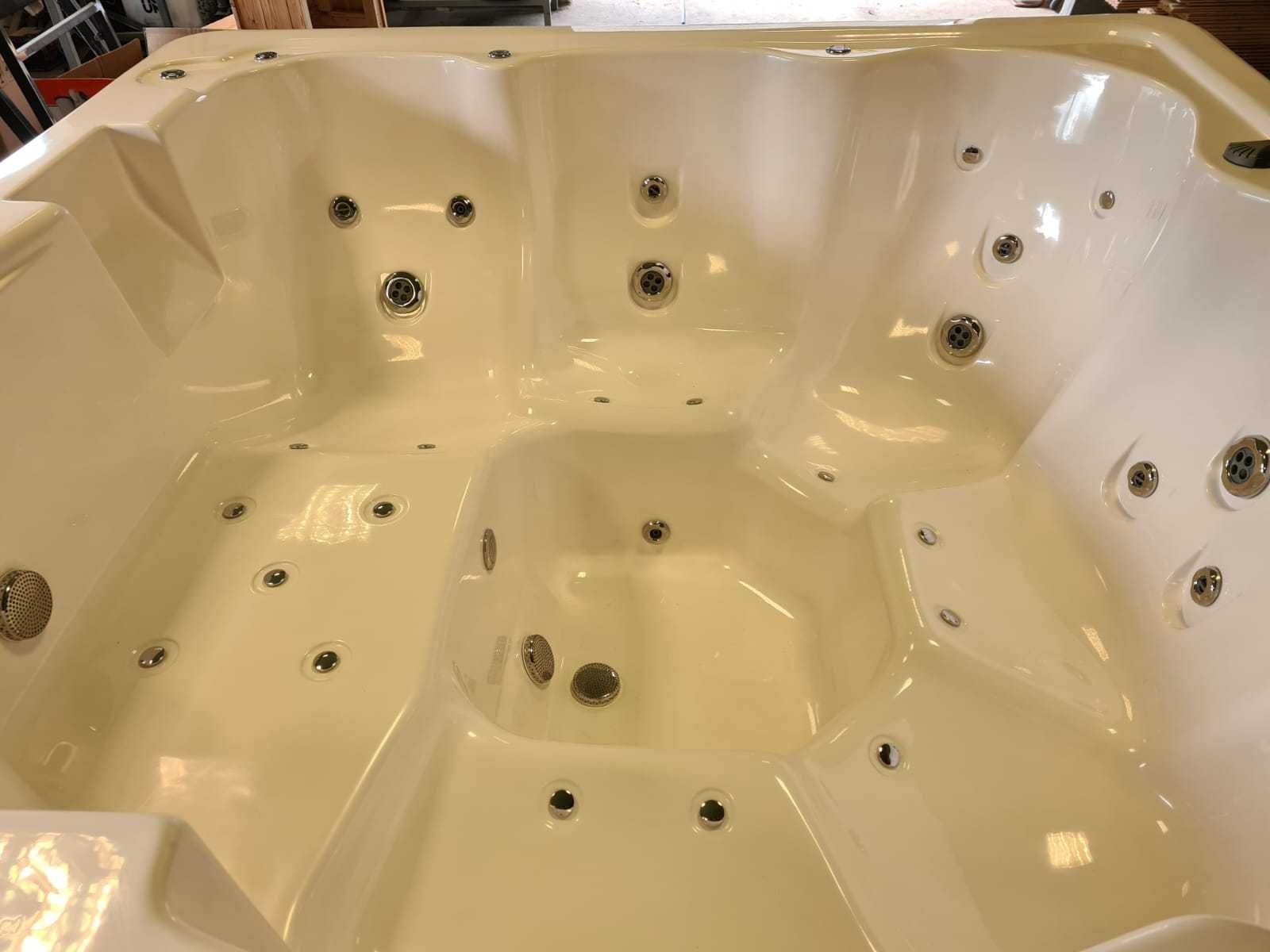 Gorąca beczka, jacuzzi balia ogrodowa domekisauna.pl
