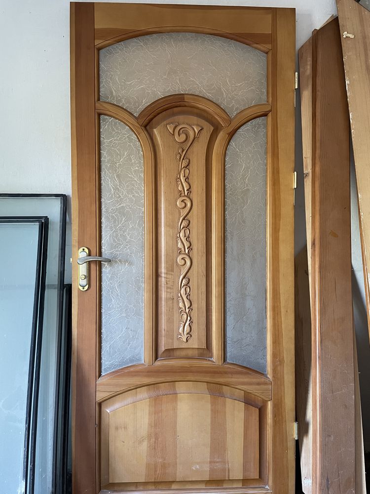 Двері деревʼяні вживані