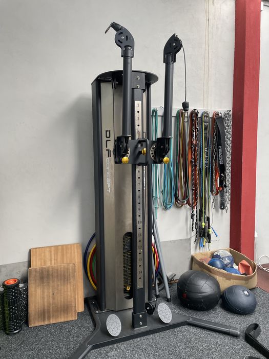 Polia de ginasio com braços basculantes (Pulley)