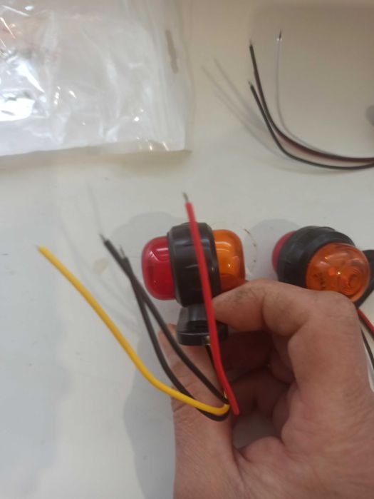 Для причепів вантажівок габаритні вогні габарити