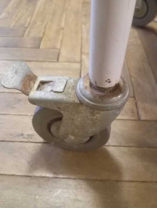 Кресло-туалет з откидним сидінням ,(Італія).