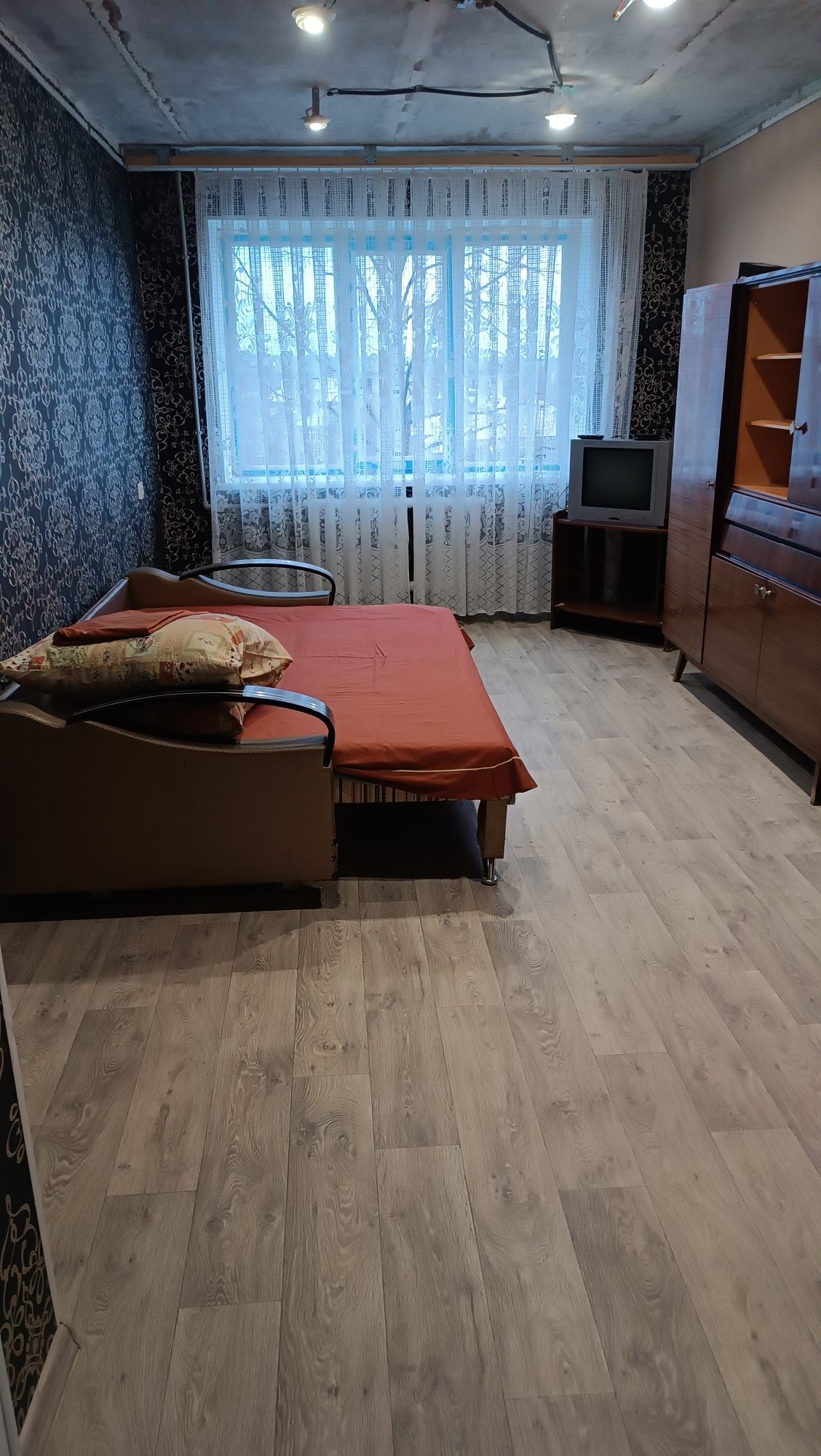 2 комнатную квартиру в ценрі.Подобова.