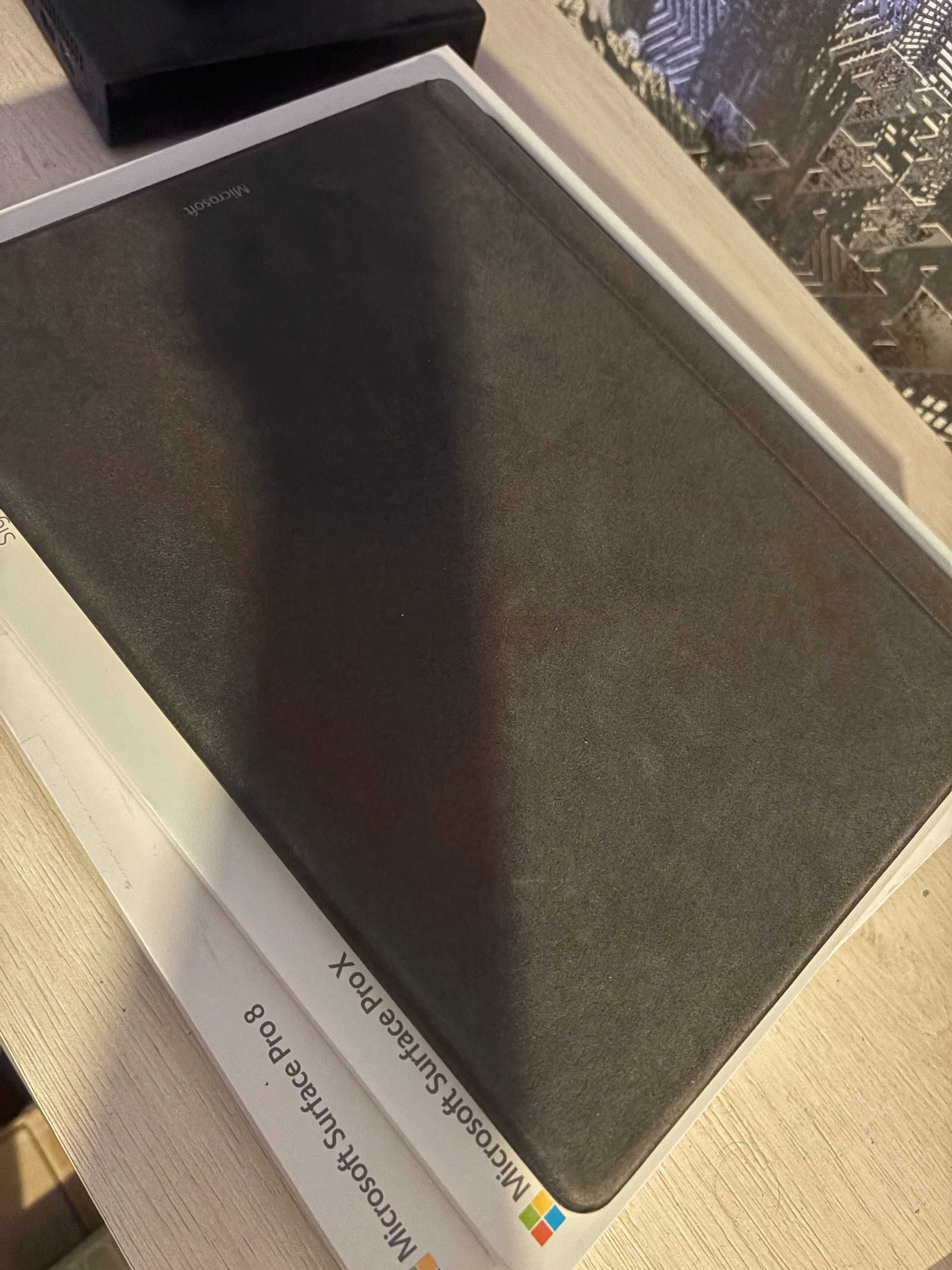 Laptop Microsoft Surface Pro 8 i5/8GB/128GB/klawiatura z rysikiem