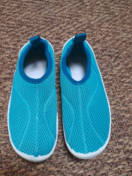 Aquashoes (sapatilha aquática n°28) Decathlon