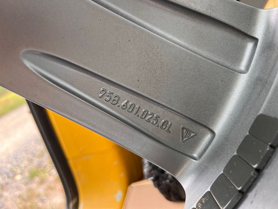 Oryginalne Felgi 21” Macan Exclusive Design Sport 95B 601 025 FE