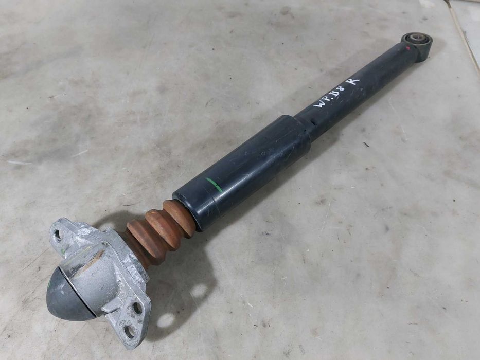 Volkswagen Passat B8 16-19 Амортизатор задний левый, правый с опорой