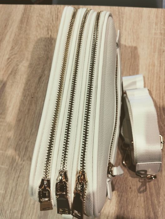 Mala tiracolo guess branca