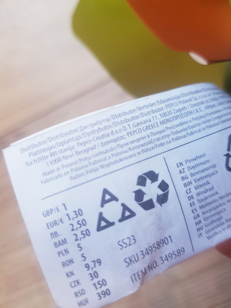 Wiatraczek do zabawy dla dzieci marki Pepco