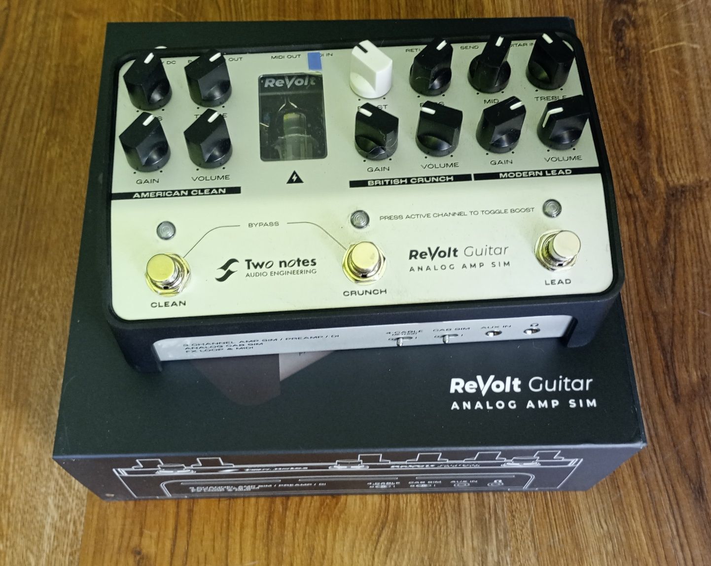 Two notes Revolt analog preamp lampowy