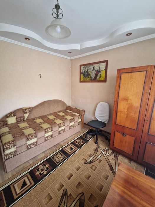 Підселення ДЛЯ ДІВЧИНИ(проживання з власниками)