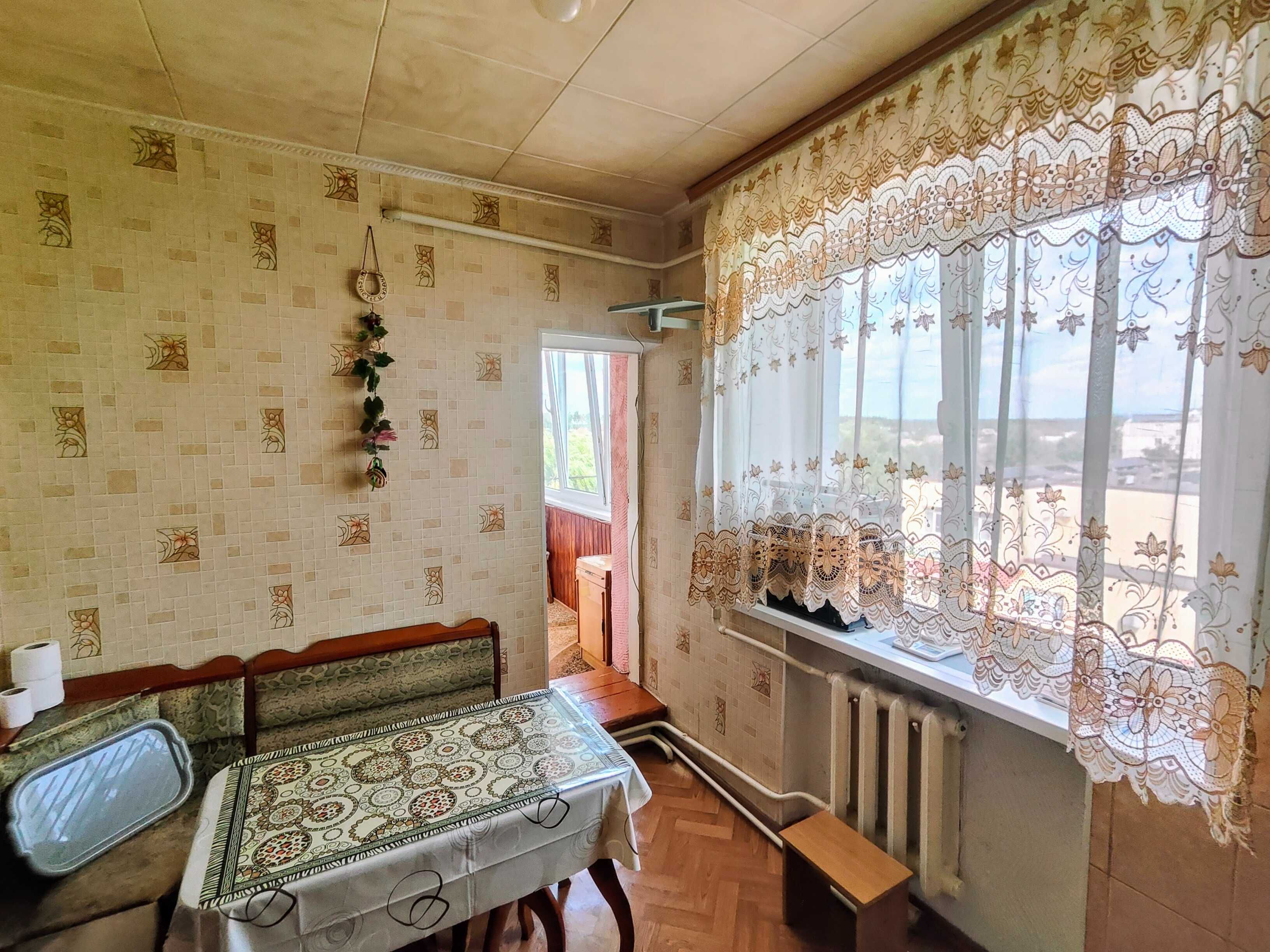 3-кімнатна квартира 70 м² з ремонтом в центрі с. Дмитрівка