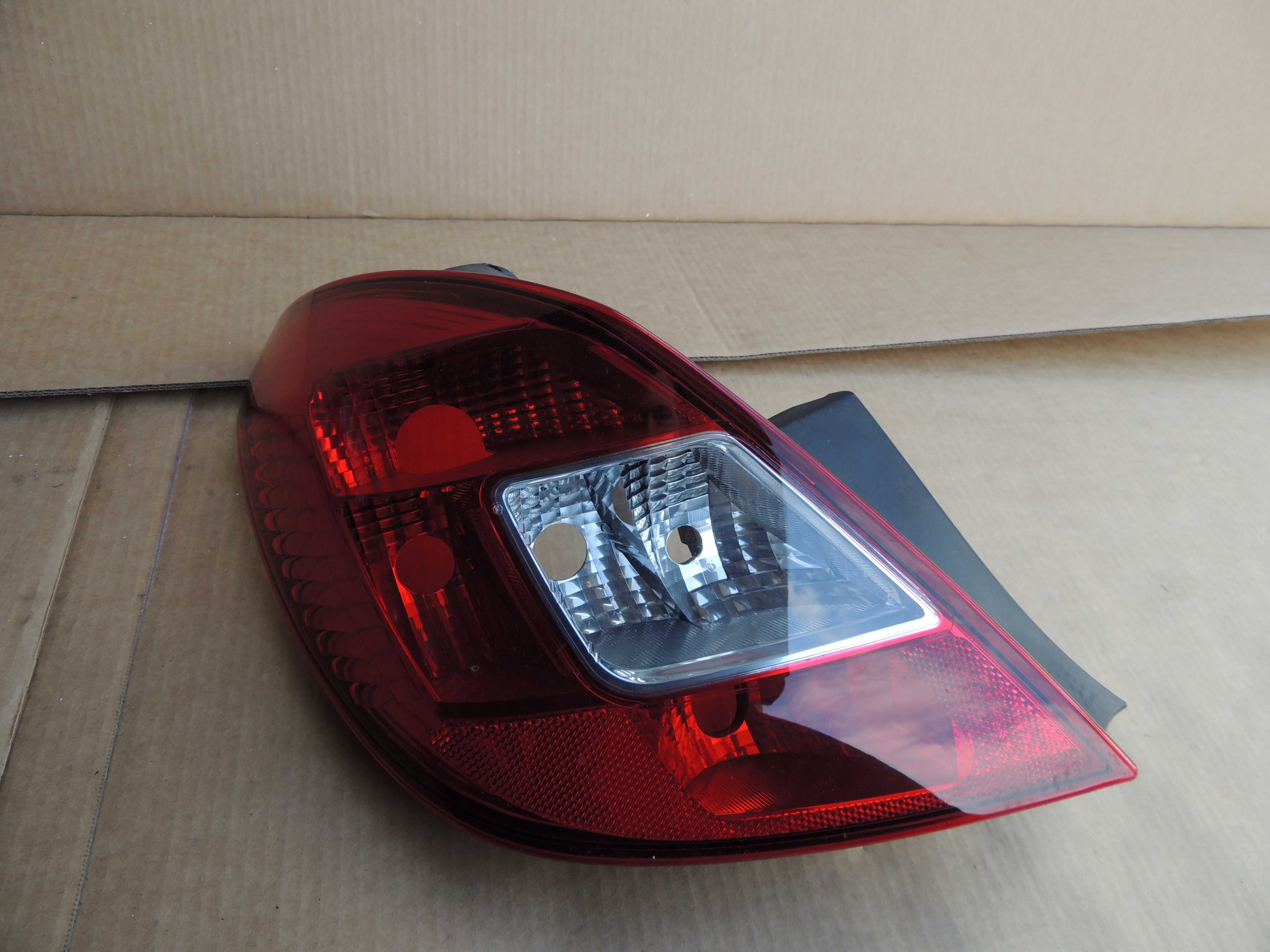 Lampa tył tylna lewa europejska Opel Corsa D 5D 06,07,08,09,10,11-14