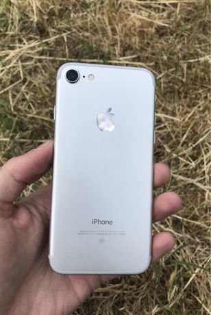 iPhone 7 Silver 128ГБ (neverlock)